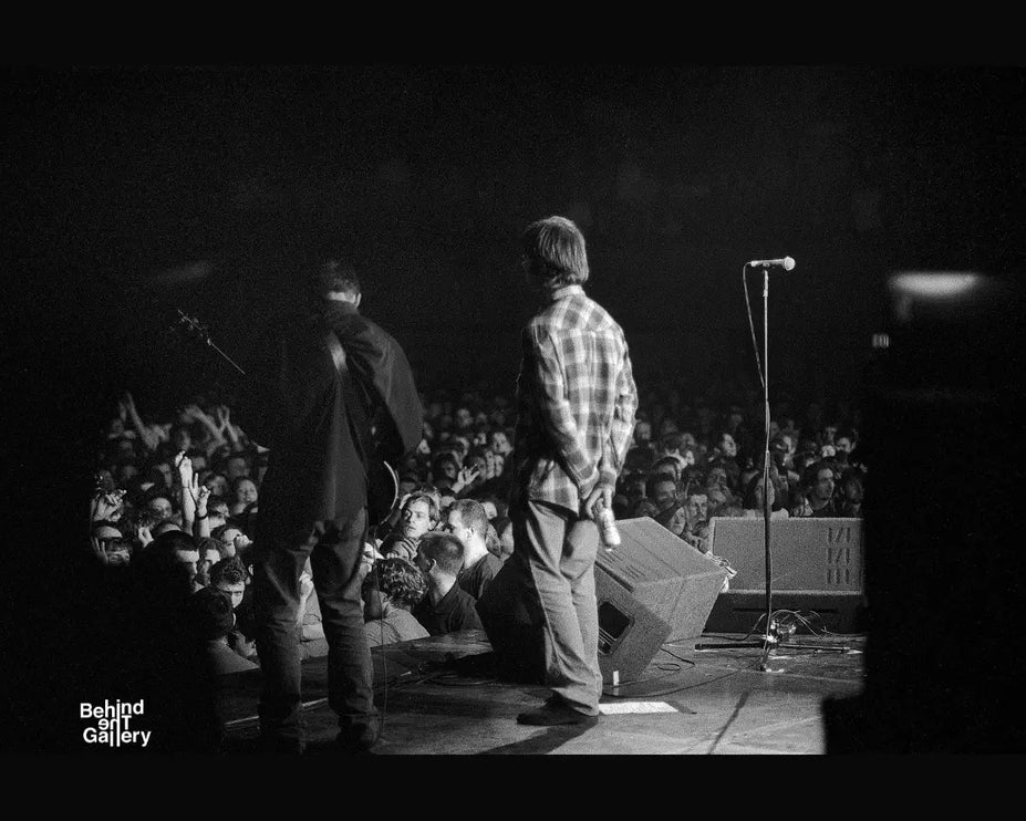 Chris Floyd Liam Gallagher Noel Gallagher Behind The Gallery Oasis