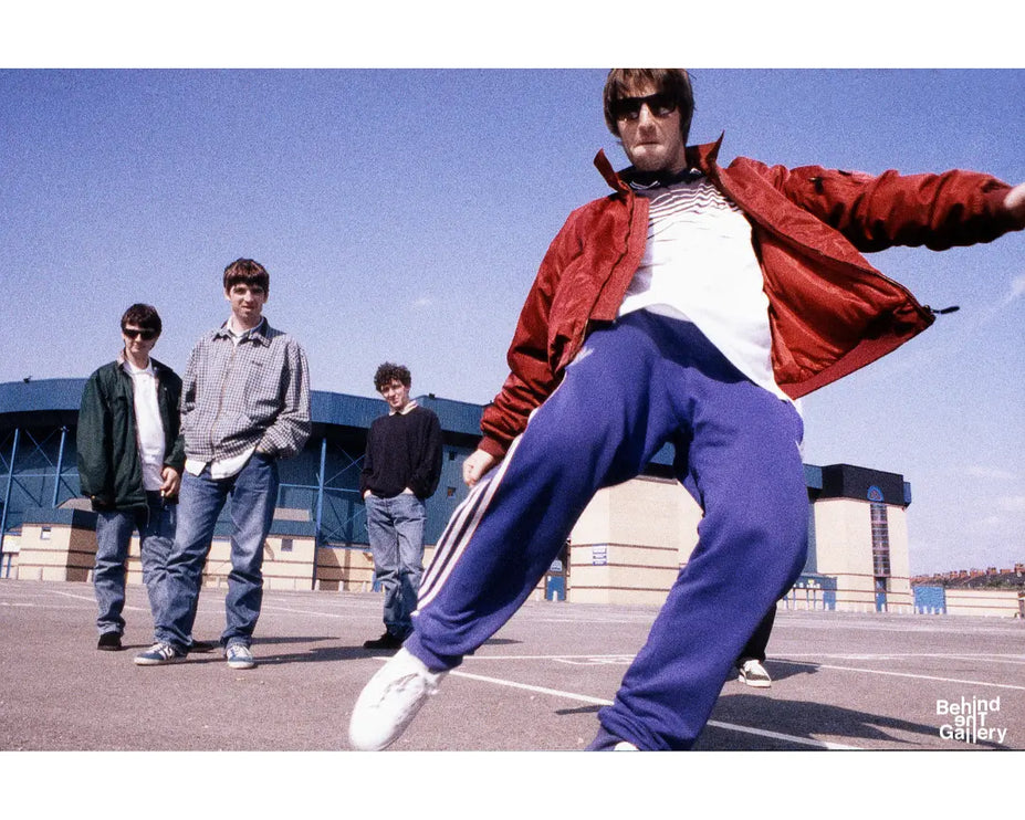 Chris Floyd Liam Gallagher Noel Gallagher Behind The Gallery Oasis
