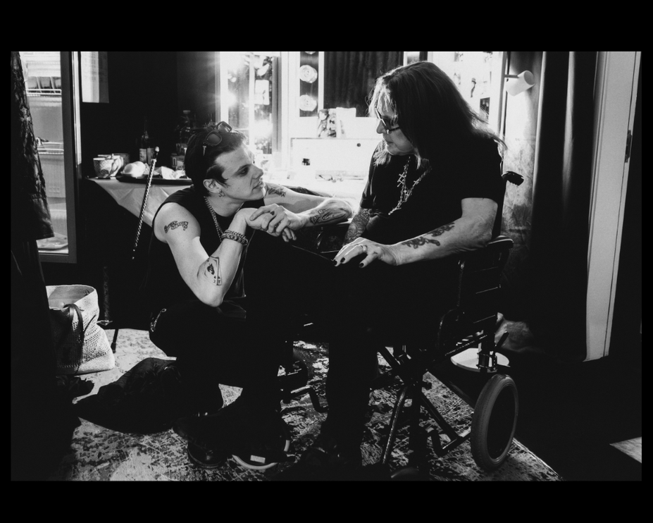 Yungblud Dom & Ozzy Osbourne Tom pallant behind the gallery 