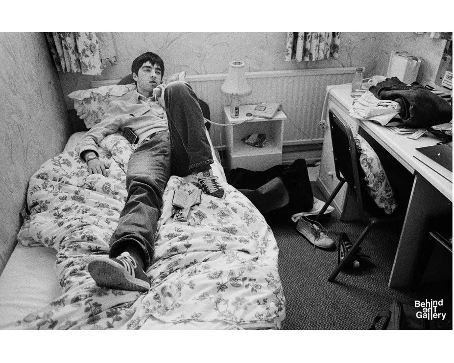 Chris Floyd Liam Gallagher Noel Gallagher Behind The Gallery Oasis