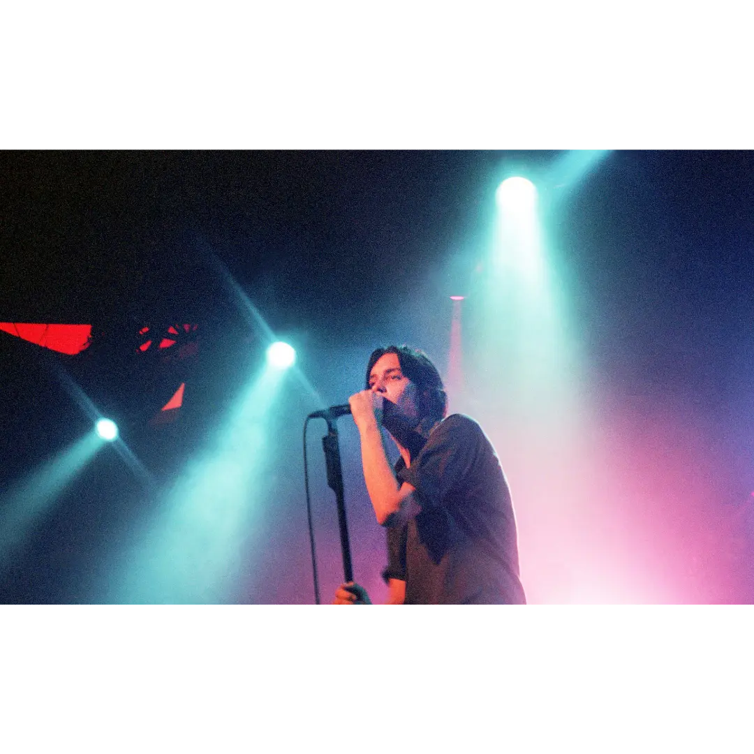 Julian Casablancas On Stage 03 behindthegallery