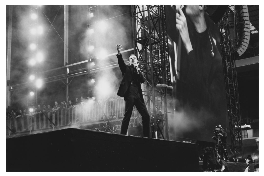 Yungblud  performing at vill apark ozzy Tom pallant behind the gallery 