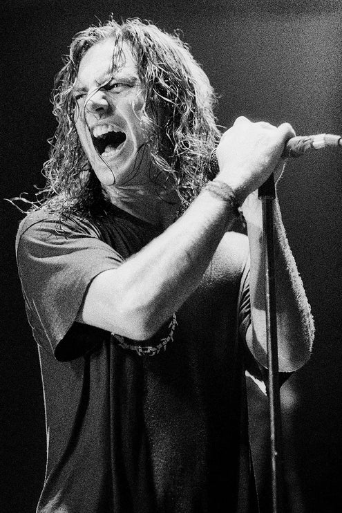 EDDIE VEDDER LIVE VENTURA 4 Behind The Gallery behindthegallery