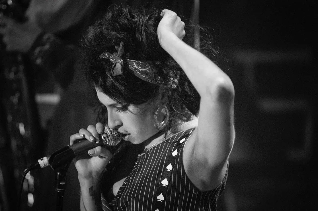 Amy Winehouse - Live Camden No 2 Behind The Gallery behindthegallery