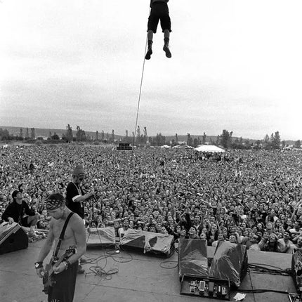 Pearl Jam: Drop In The Park, Lance Mercer