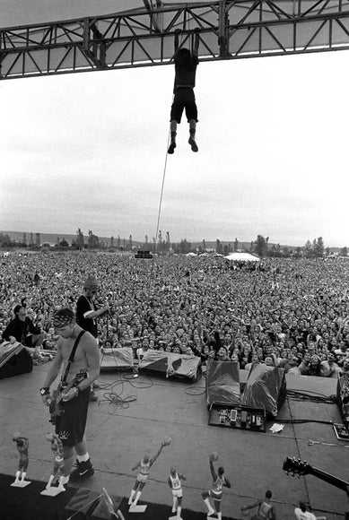 Pearl Jam: Drop In The Park, Lance Mercer