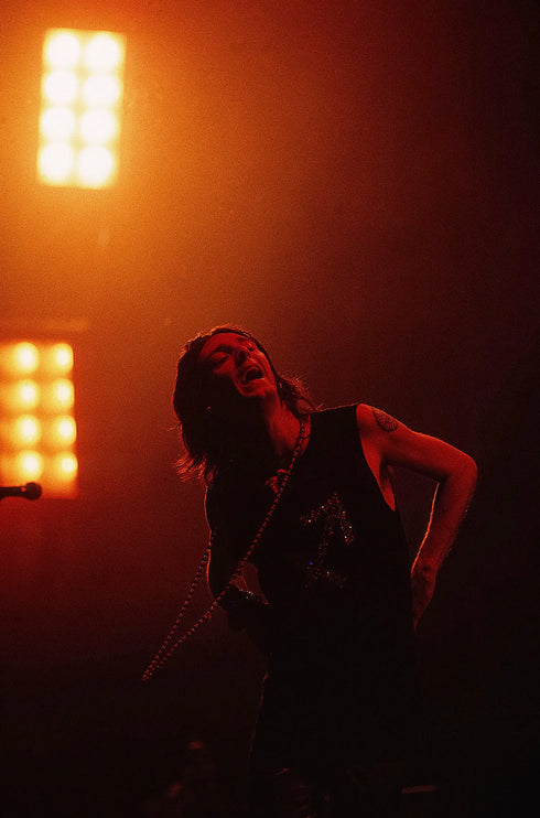 Chris Live Flood — The Black Crowes, photographed by Ross Halfin | Behind The Gallery