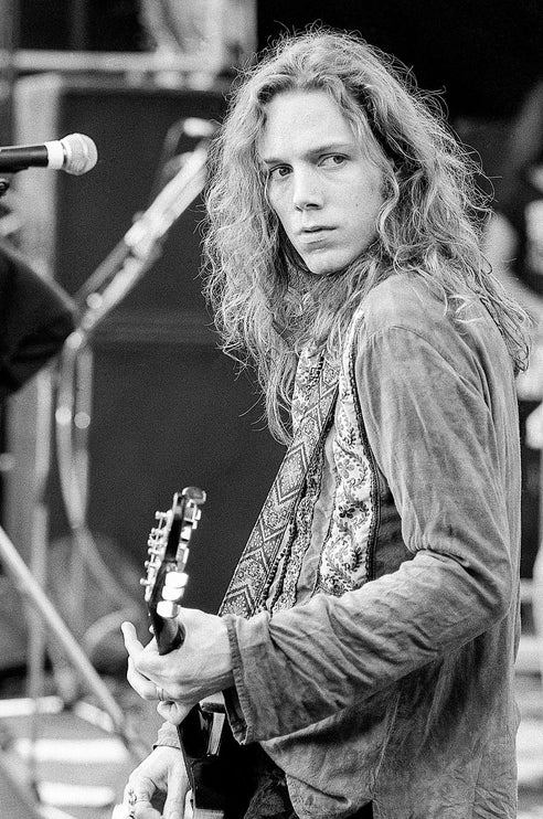 Rich Live Side – Wembley Stadium, London — The Black Crowes, photographed by Ross Halfin | Behind The Gallery