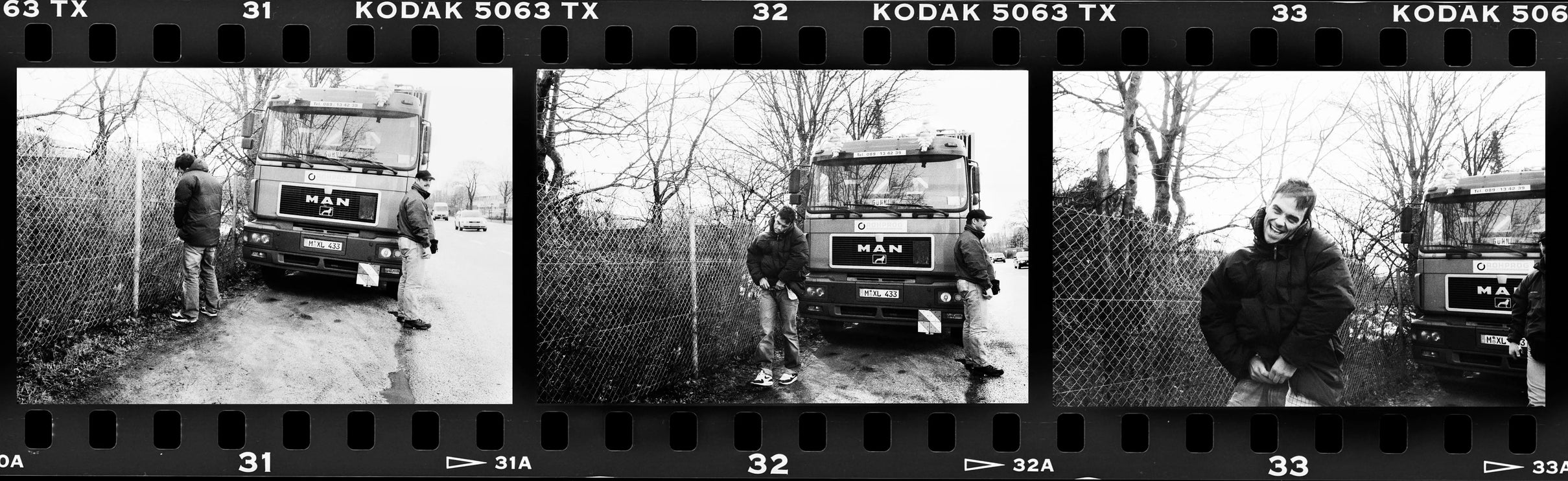 Robbie Williams - Germany, 1999, 30 Collection Behind The Gallery behindthegallery