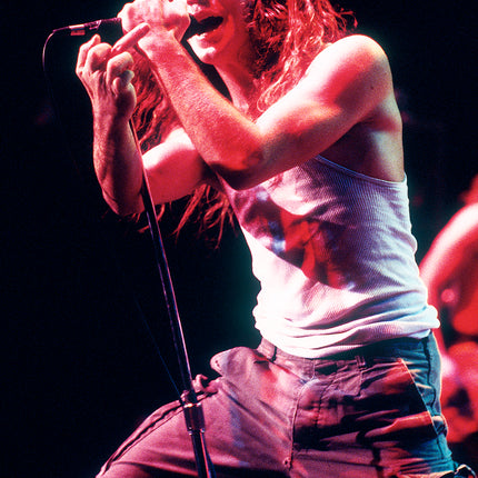 EDDIE VEDDER MIDDLE FINGER LIVE