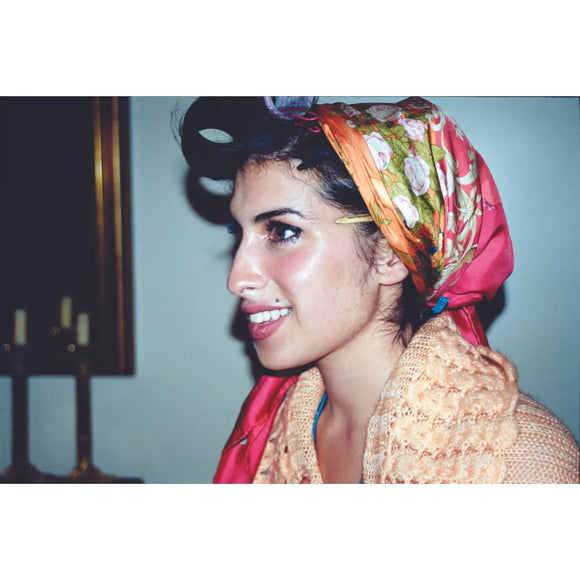 Curlers at the Ritz NYC - '5' — Amy Winehouse, 2003, photographed by Charles Moriarty | Behind The Gallery