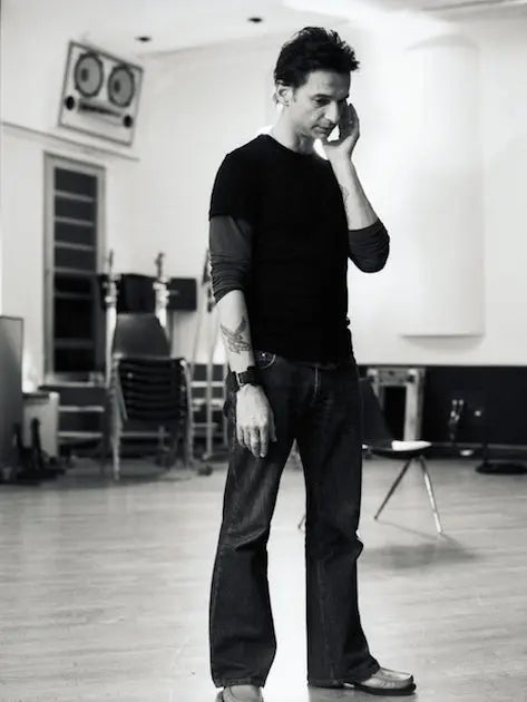 DAVE GAHAN Behind The Gallery behindthegallery